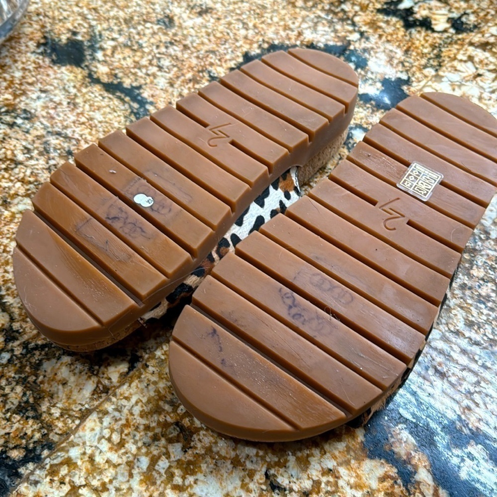 NIB Edit 27 tan Cheetah print sandals - Picture 5 of 6
